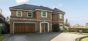 5 bedroom detached house to rent