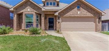 529 Kerry St, Crowley, TX 76036