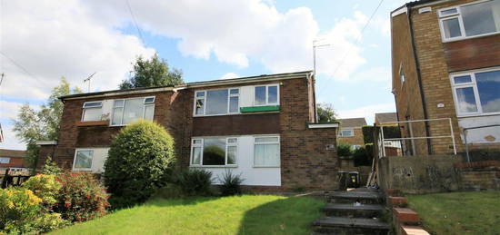 Maisonette to rent in Evans Road, Rugby, Warwickshire CV22