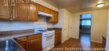 611 W 11th St Unit 1, Medford, OR 97501