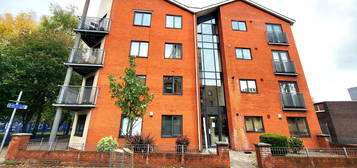 Flat to rent in Stretford Rd, Hulme, Manchester, 6He. M15