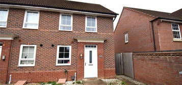 End terrace house to rent in Wisdom Close, Fernwood, Newark, Nottinghamshire NG24