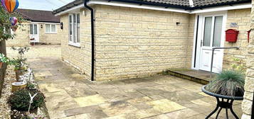 1 bedroom semi-detached bungalow to rent