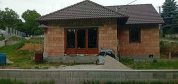 Eladó családi ház, Öskün 47.5 M Ft, 2 szobás
