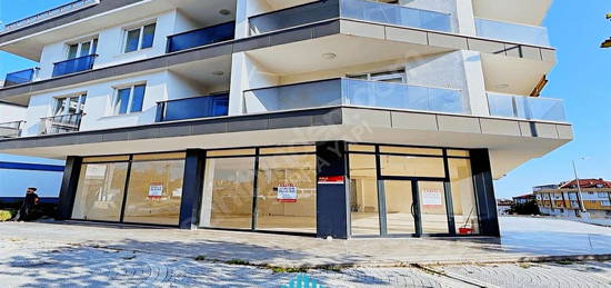 KAVAKLI MAHALLESİNDE CADDE ÜZERİ 5+2 250M² ACİL SATILIK DUBLEKS