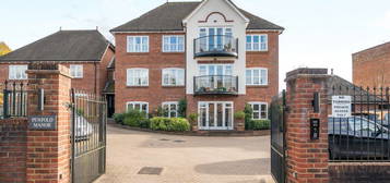 Flat for sale in Haslemere, Surrey GU27