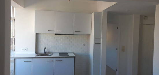 Arrendamento de Apartamento T2  na rua Anjos, 55 b