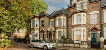 1 bedroom ground floor flat for sale