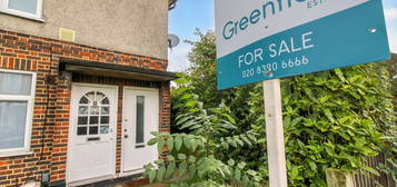 Maisonette for sale in Chiltern Drive, Berrylands, Surbiton KT5