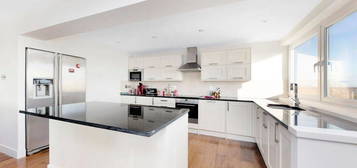 2 bed flat to rent