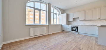 Flat to rent in Albion Street, Southwick, Brighton, West Sussex BN42