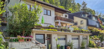 Attraktives Zweifamilienhaus in guter Lage von Schönau Altneudorf