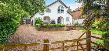 4 bed detached house for sale