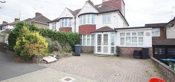 4 bedroom semi-detached house to rent