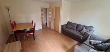 4 bedroom flat to rent