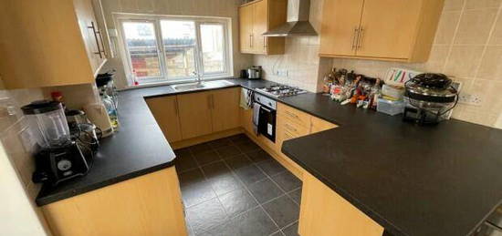 5 bedroom terraced house