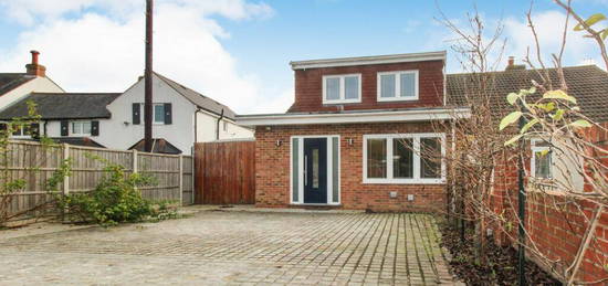 5 bedroom detached house