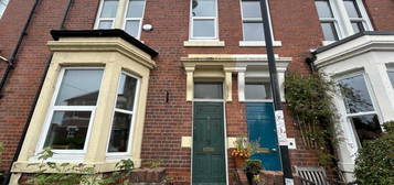 6 bedroom terraced house