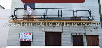 Casa adosada en calle Tránsito en Villafranca de los Barros