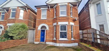 2 bedroom ground floor flat for sale