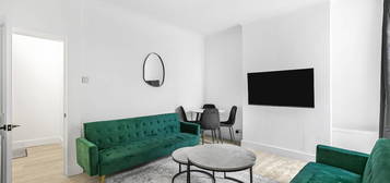 Flat for sale in Cambridge Road, New Malden KT3