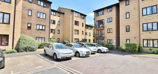 Studio to rent in The Rowans, Woking, Surrey GU22