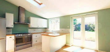 4 bedroom semi-detached house for sale