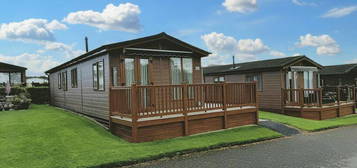 2 bedroom lodge for sale