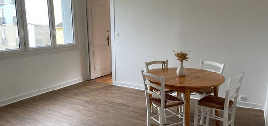 Location appartement 2 chambres 52 m2 - Nantes Sud / Rezé Pont Rousseau proche tramway ligne 2 et 3