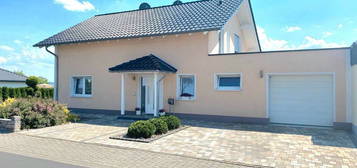 Einfamilienhaus mit Garten u. Garage in Toplage nahe Limburg