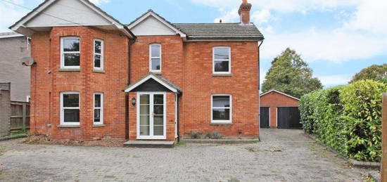 4 bedroom detached house