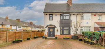 4 bed end terrace house for sale