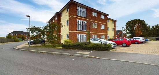 Flat for sale in Henlow Place, Farnborough, Hampshire GU14