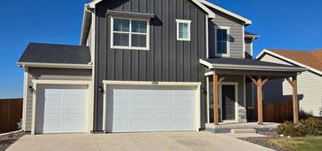 1202 Coyote Ln, Wiggins, CO 80654