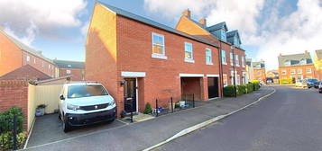 2 bed detached house for sale