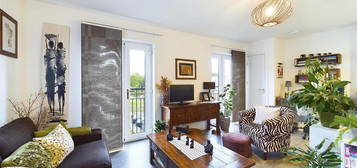 Flat for sale in Orchard Farm Avenue, East Molesey KT8