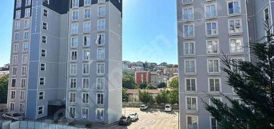 Metroya Yürüme Mesafesinde Gündoğdu Sitesinde 140 m2 3+1 Daire