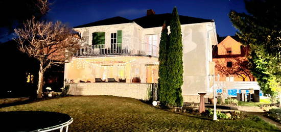 Top Zimmer in luxoriösem Einfamilienhaus in FT günstig