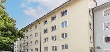 3-Zi.-ETW mit eigenem Balkon und 2 Kellern in zentraler, gut angebundener Lage