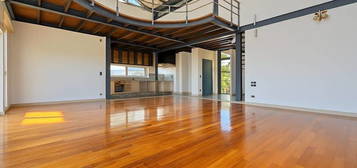 4-room flat first floor, Center, Voula