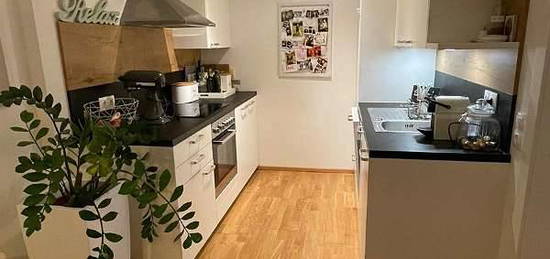 Neuwertige Wohnung im Stadtteil St. Martin mit Parkplatz und Balkon