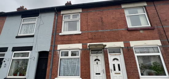 Terraced house to rent in Macdonlad Road, Leicester LE4