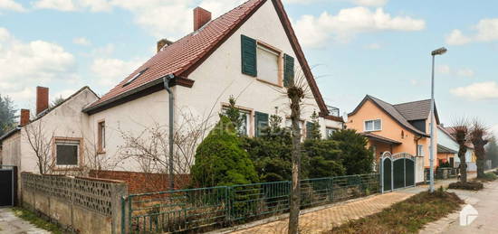 Erkunden Sie Ihren Rückzugsort: Freistehendes EFH mit großem Grundstück, Garten & viel Potenzial