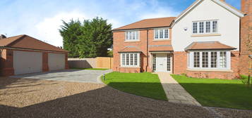 5 bed detached house for sale