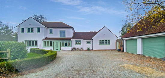 5 bedroom detached house to rent