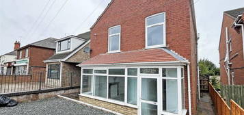 3 bedroom detached house