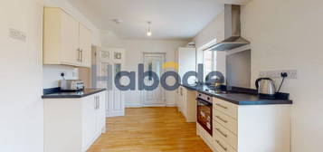 3 bedroom semi-detached house