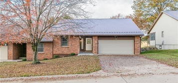 226 N Ryans Way, Saint Joseph, MO 64506