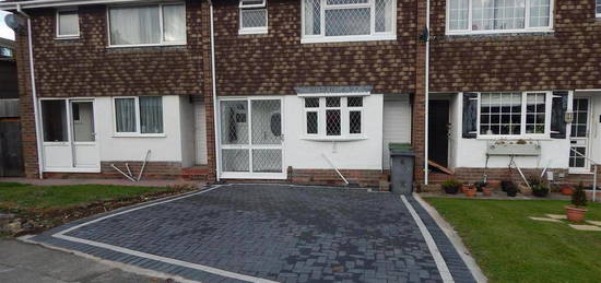 3 bedroom terraced house to rent