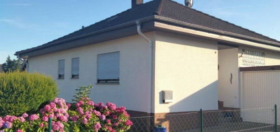 Stattlich-attraktiver Bungalow in bester Lage in Waldalgesheim